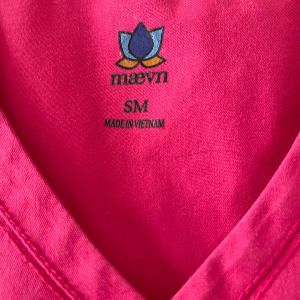 Scrub top - Picture 2 of 2